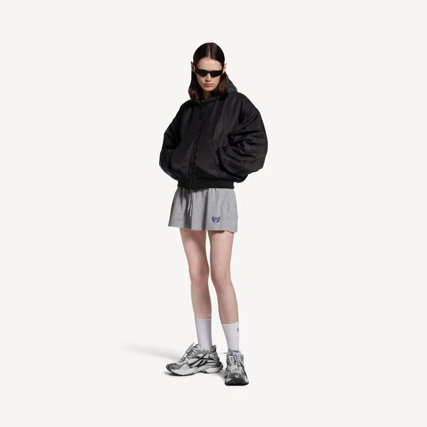 Women’s runner sneaker in grey Women’s runner sneaker in grey