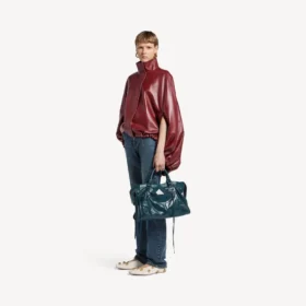 Women’s short cape in burgundy