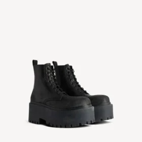 Women’s strike platform bootie in black