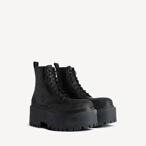 Women’s strike platform bootie in black Women’s strike platform bootie in black