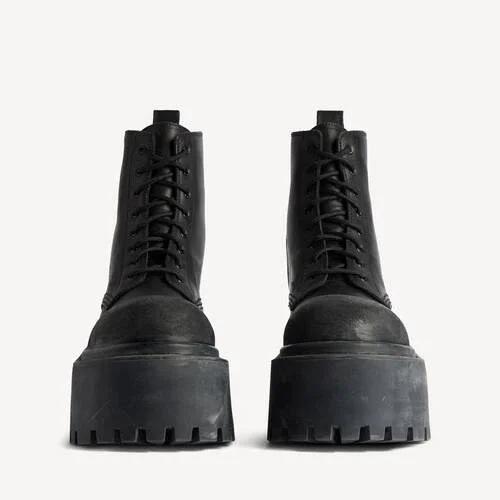 Women’s strike platform bootie in black Women’s strike platform bootie in black