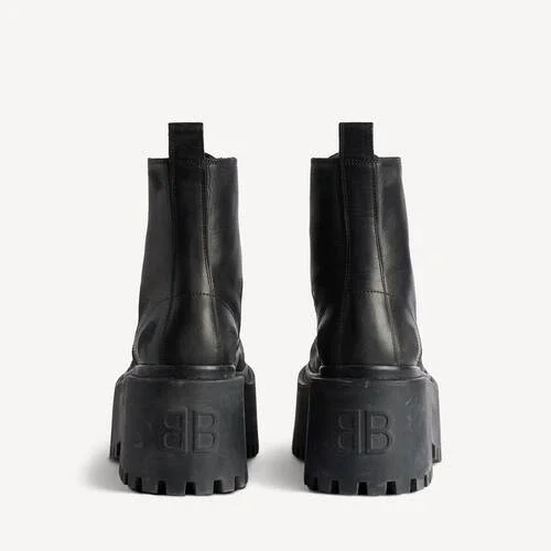 Women’s strike platform bootie in black Women’s strike platform bootie in black
