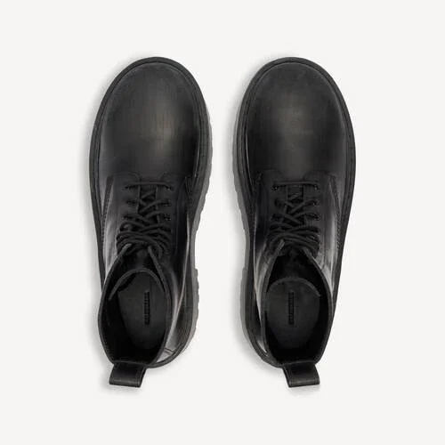 Women’s strike platform bootie in black Women’s strike platform bootie in black