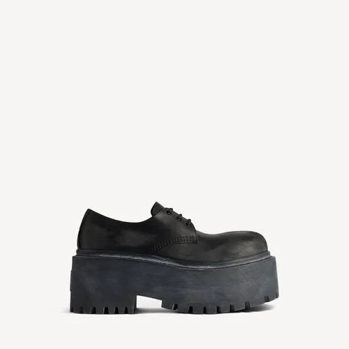 Women’s strike platform derby in black Women’s strike platform derby in black