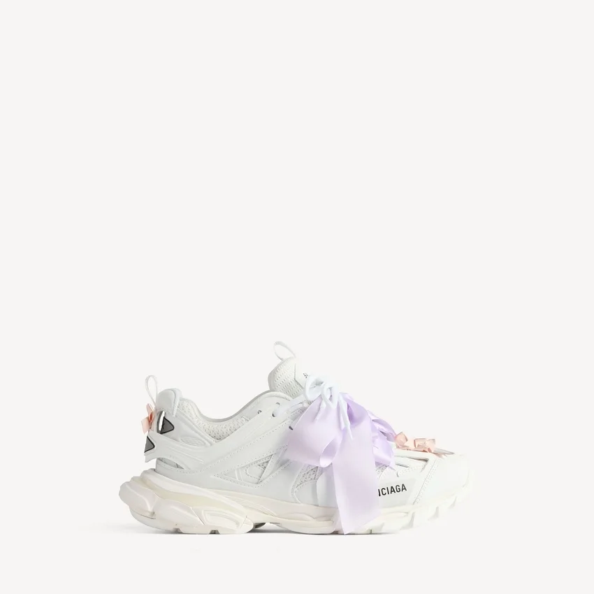 Women’s track bow sneaker in white/pink Women’s track bow sneaker in white/pink