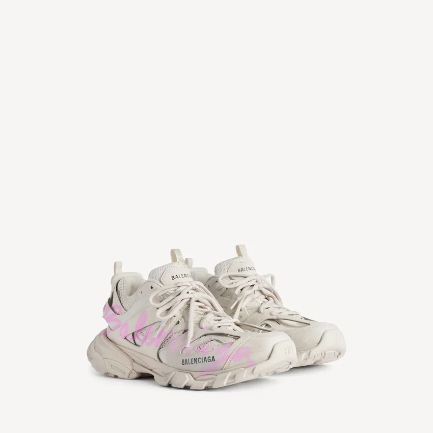 Women’s track signature sneaker in beige/pink Women’s track signature sneaker in beige/pink