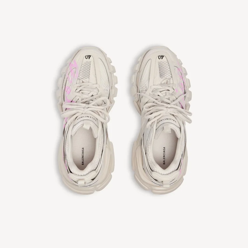 Women’s track signature sneaker in beige/pink Women’s track signature sneaker in beige/pink