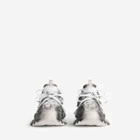 Women’s track stencil logo sneaker in black/white