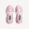 Women’s track stencil logo sneaker in pink/white